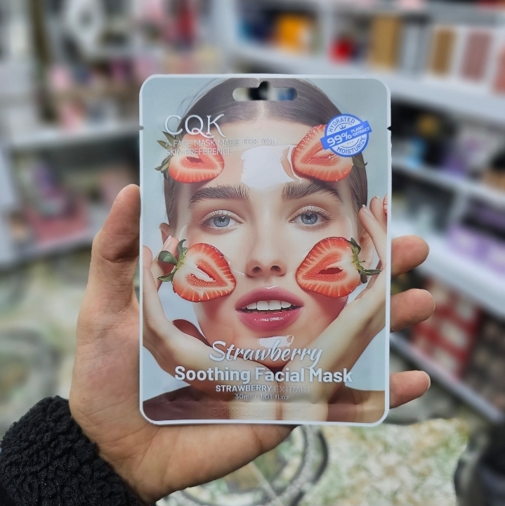 ماسک صورت تسکین دهنده توت فرنگی CQK حجم 30 میلی لیتر
